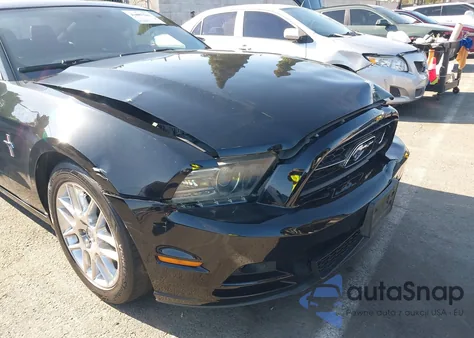 2014 Ford Mustang V6 Premium z USA, uszkodzony, nr VIN 1ZVBP8AM6E5327532